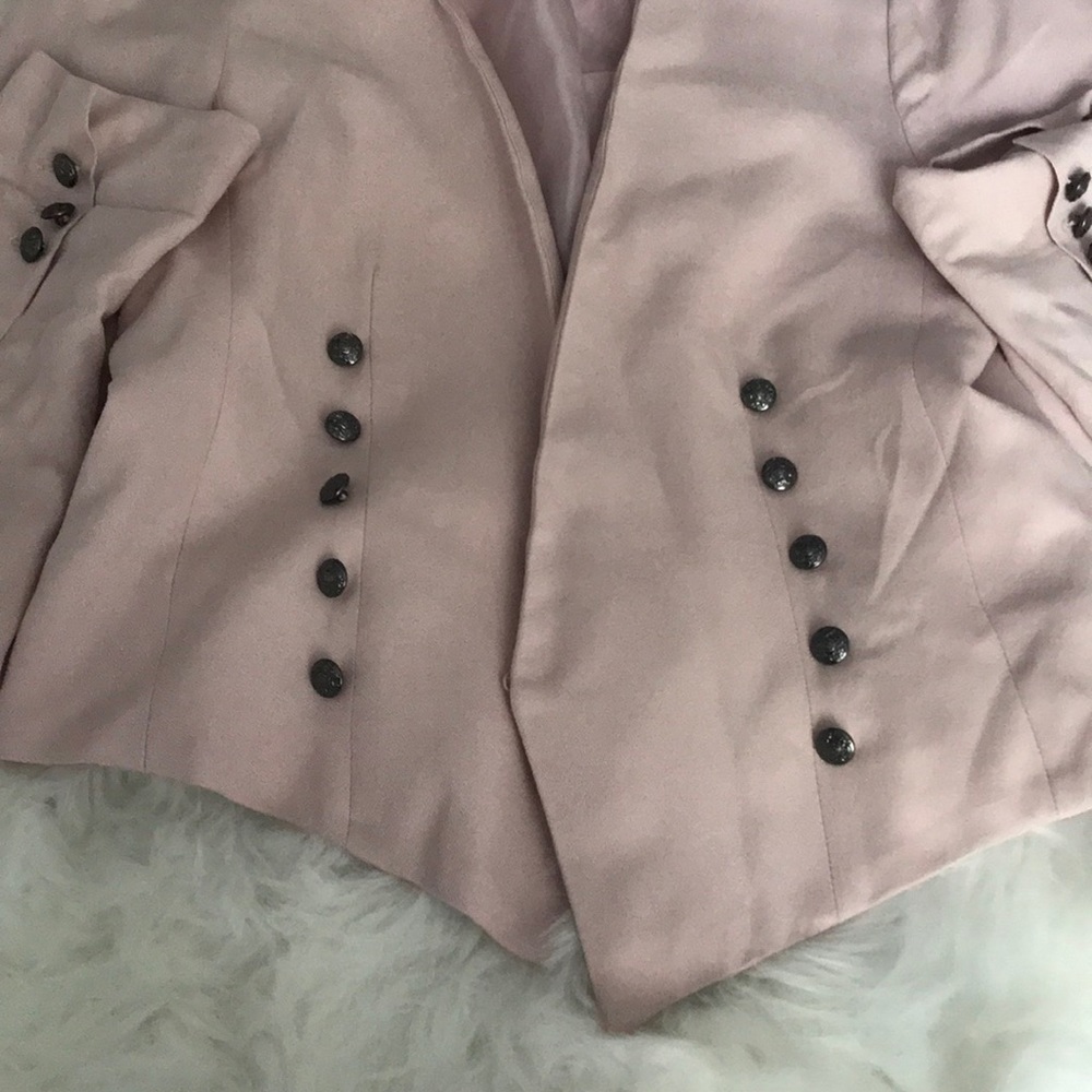 Blazer - Picture 2 of 5